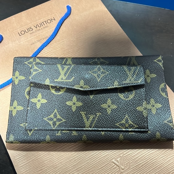 Vintage Louis Vuitton Monogram checkbook size wallet - Picture 13 of 16